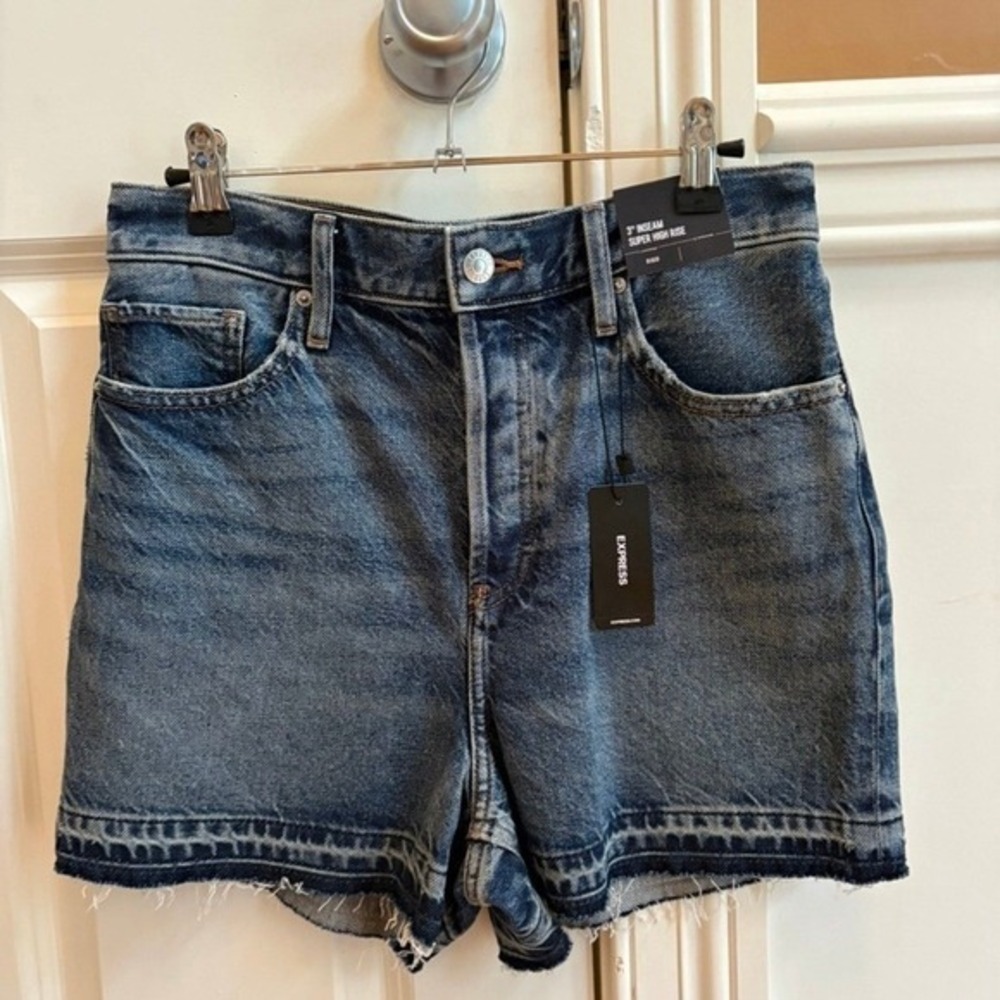 New Express 3" Inseam Super High Rise Denim Jean Shorts Raw Hem Size 4